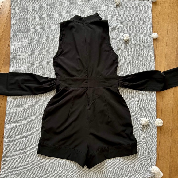 Guess ⎮ Black romper - Picture 3 of 9